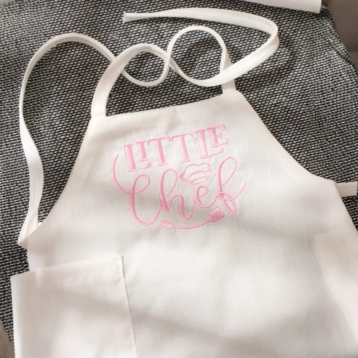 2Pcs Embroidered Apron and Chef Hat